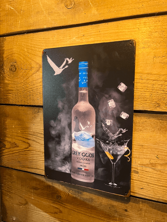 Metalen bierbord Grey Goose fles - 20 X 30 cm